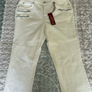 Jennifer Lopez Off-White Cropped Jeans